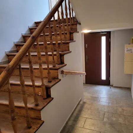 Karkonosze - Patio Na Deptaku Z Parkingiem W Cenie Карпач