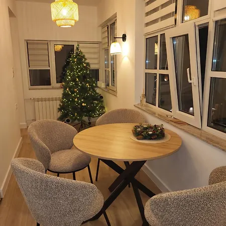 Karkonosze - Patio Na Deptaku Z Parkingiem W Cenie * Карпач