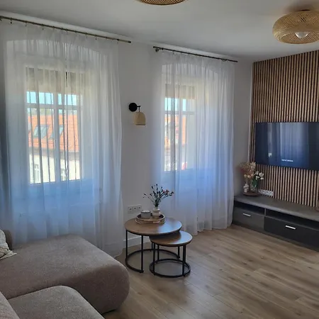 Karkonosze - Patio Na Deptaku Z Parkingiem W Cenie Апартаменты Карпач